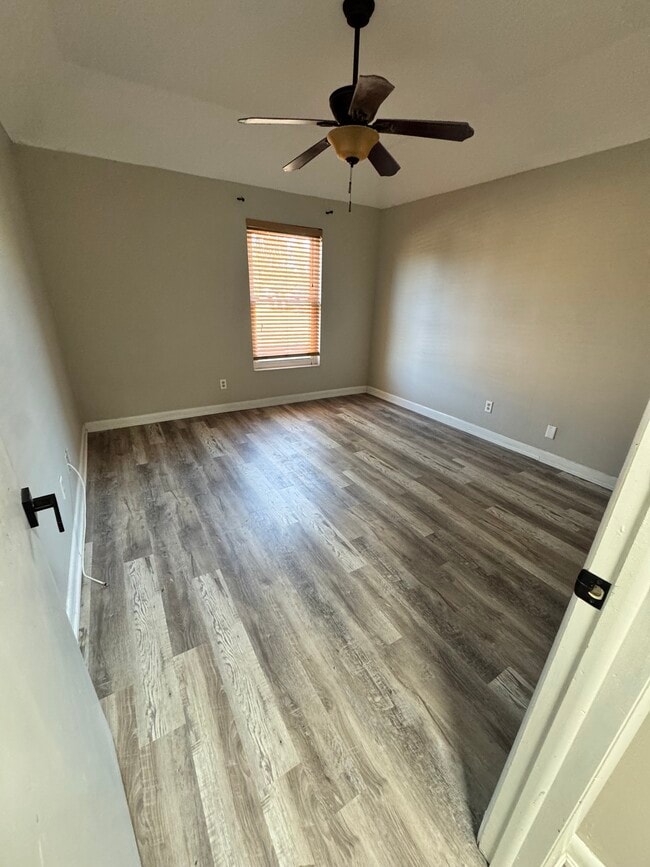 Building Photo - 604 Cordova Green