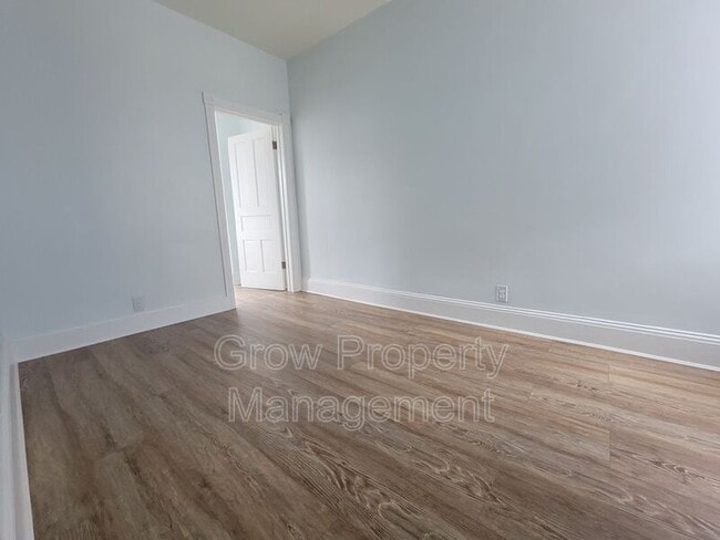 Building Photo - 3632 Earp St