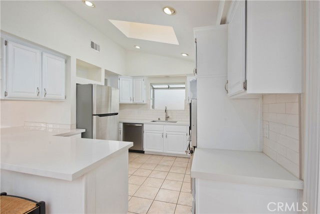 Building Photo - 6719 Sale Ave