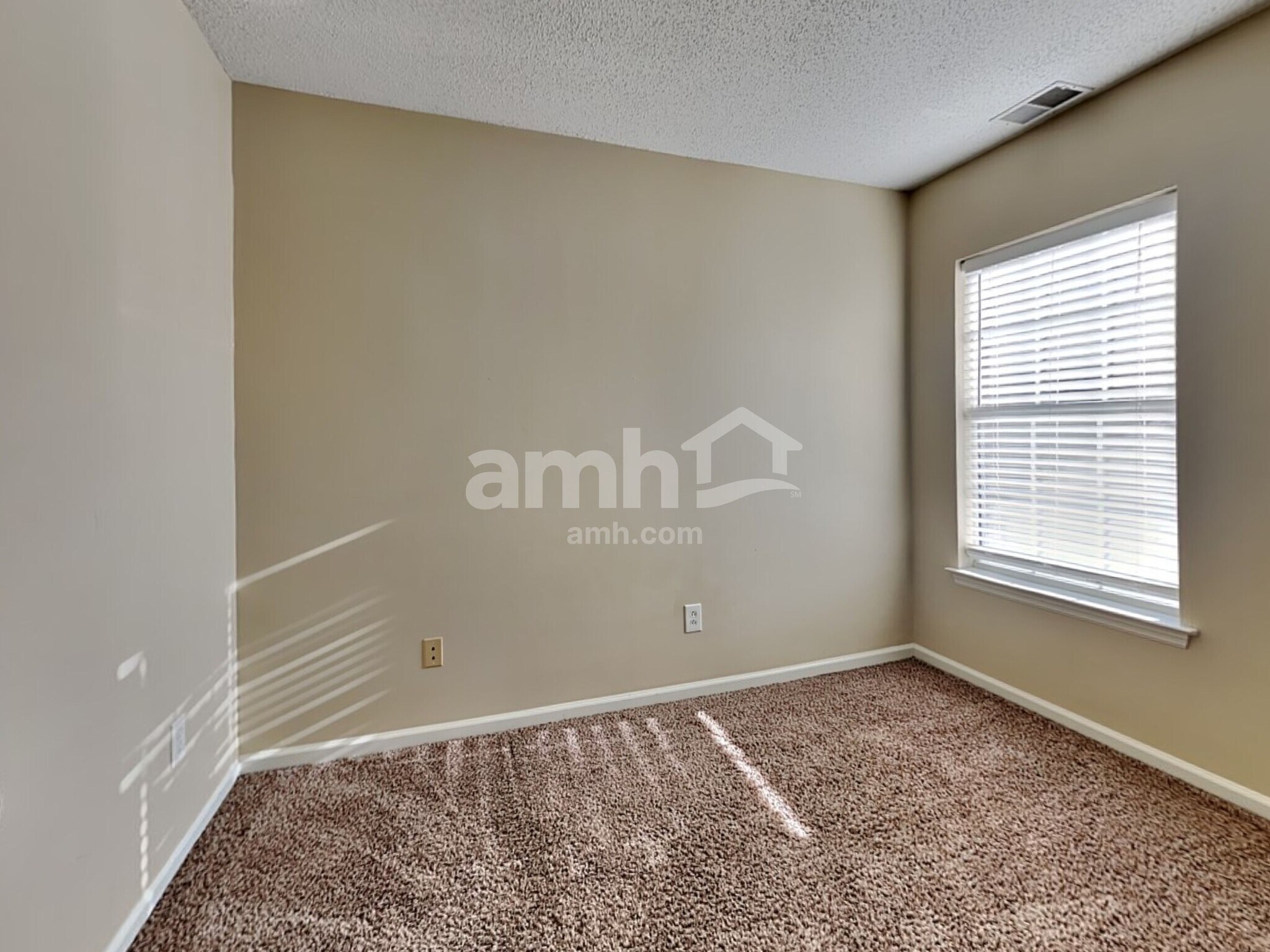 Building Photo - 228 Eagle Ridge Rd