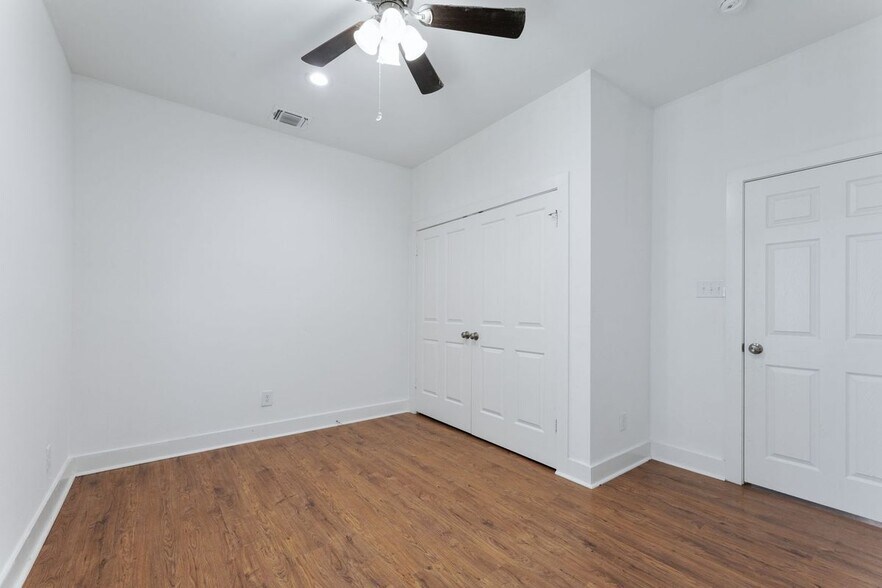 Building Photo - 220 Laclede Ave
