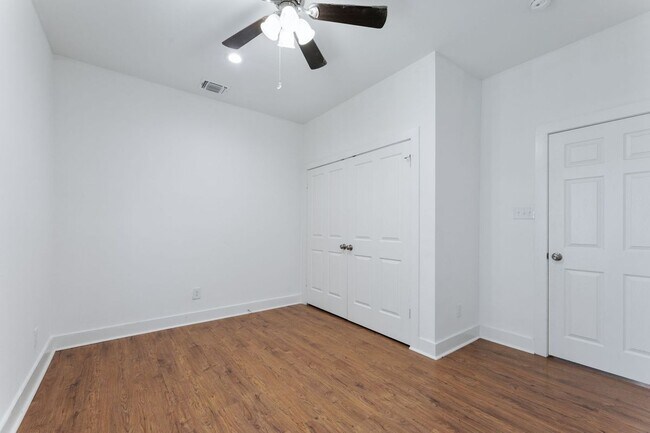Building Photo - 220 Laclede Ave