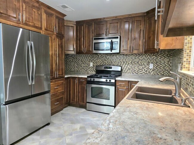 Building Photo - 3340 Clarksburg Dr