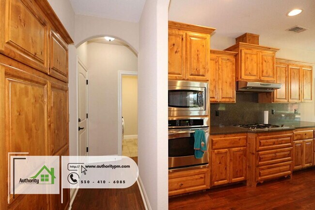 Building Photo - 4750 Pheasant Dr