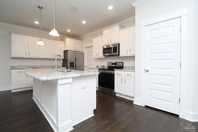 Building Photo - 717 Brambling Ct