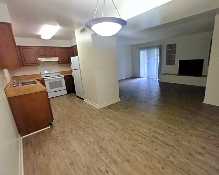 Primary Photo - 600 Reusens Rd