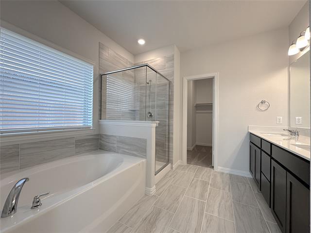 Building Photo - 808 Birdie Dr