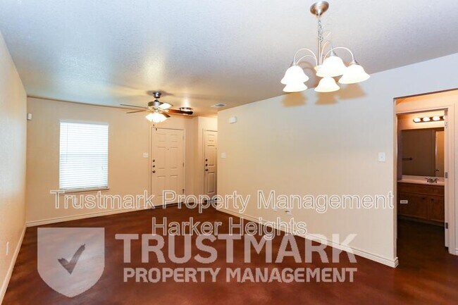 Building Photo - 101 Kings Ct