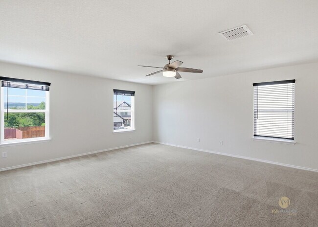 Building Photo - Welcome to this beautifully maintained 2022-built home in the Davis Ranch community!