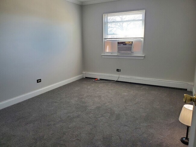 Building Photo - 9994 S 84th Terrace