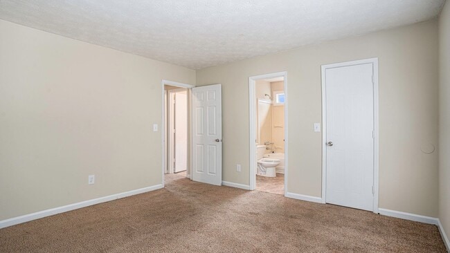 Building Photo - 3 bdrm, 2.5 bath in Lithonia