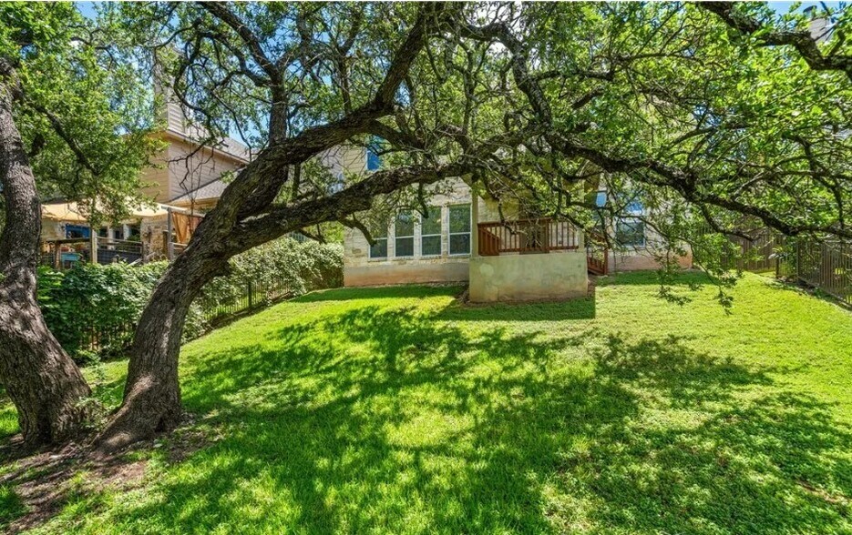 Building Photo - 10812 Casitas Dr