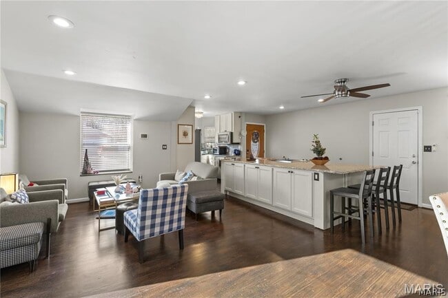 Building Photo - 712 Oak Hollow Ct