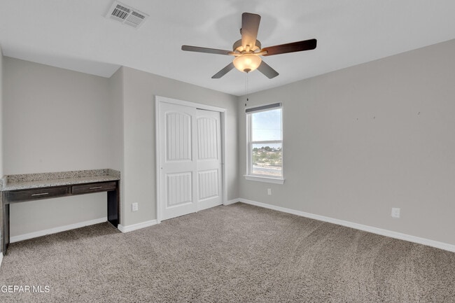 Building Photo - 544 La Entrada Cir