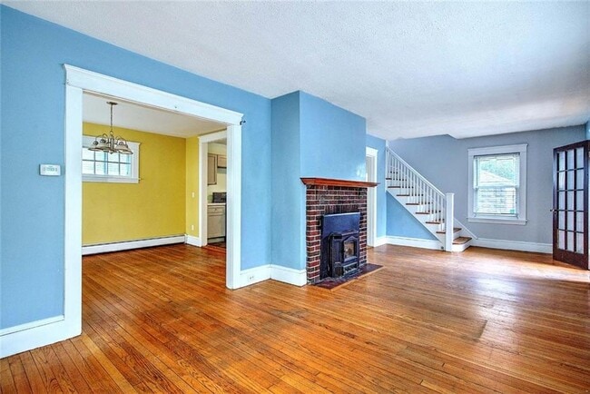 Building Photo - 4 Talbot Manor