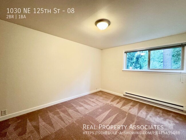 Building Photo - Spacious 2 Bedroom /1 Bath with Off Street...