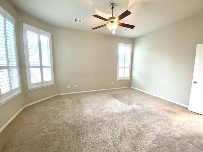 Building Photo - 2007 Post Oak Ct