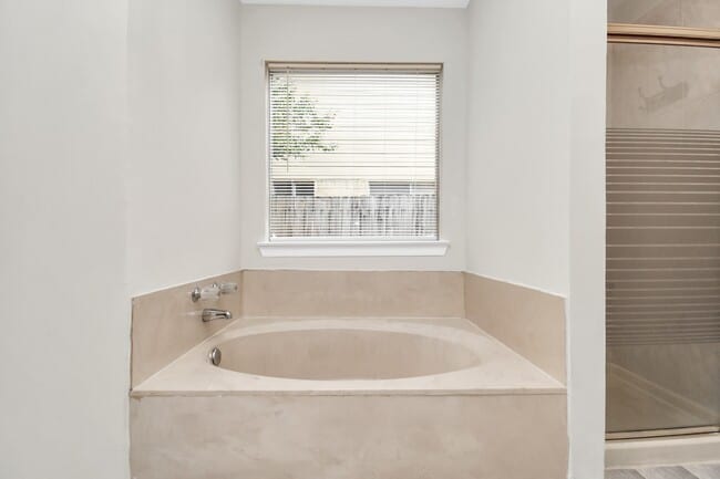 Building Photo - 14810 Cypress Ridge Dr