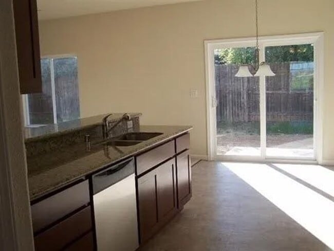Building Photo - 2092 Moss Glen Loop