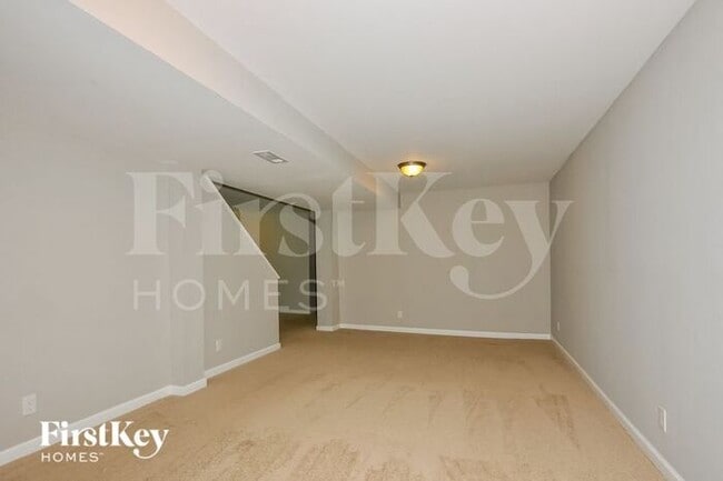 Building Photo - 134 Holly Green Dr