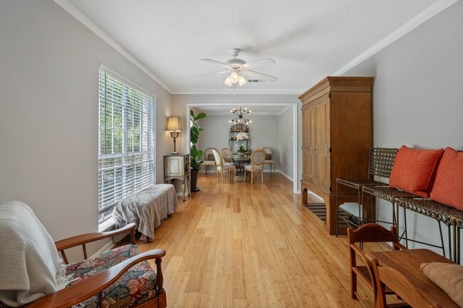 Building Photo - 2828 S Logrun Cir