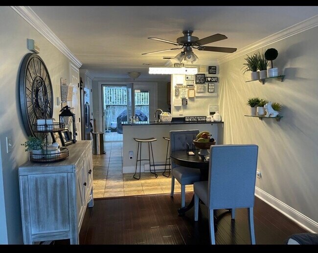 Building Photo - 35 Chilmark St