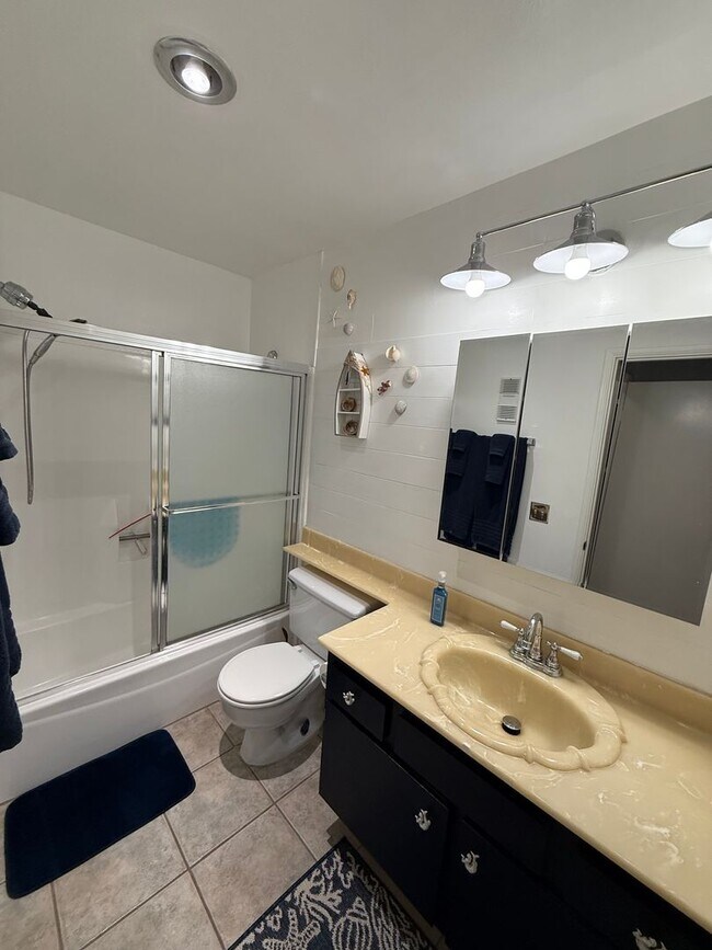 Building Photo - Condo at the Beach - Surfside III HOA