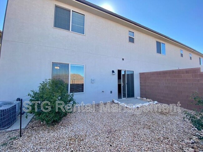 Building Photo - 3132 S Relic Ridge Dr