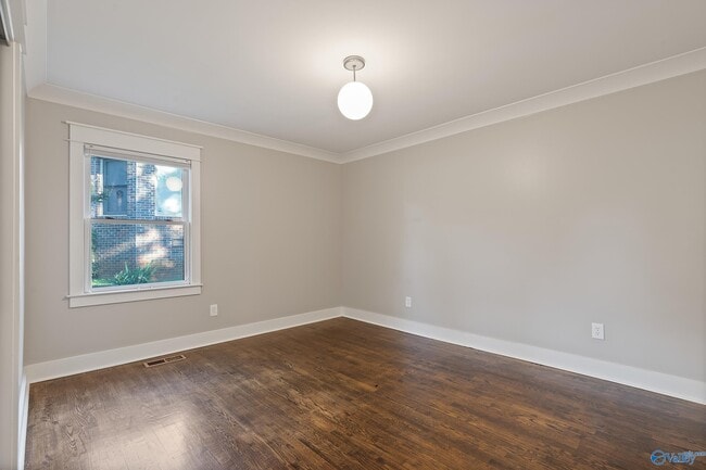 Building Photo - 1706 McCullough Ave NE
