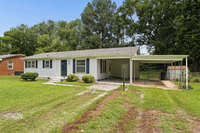 Building Photo - "Charming 3-Bedroom Retreat with Spacious Living in Murfreesboro!"