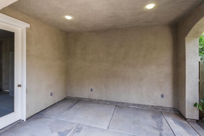 Building Photo - Harlan Ranch Home for Lease
