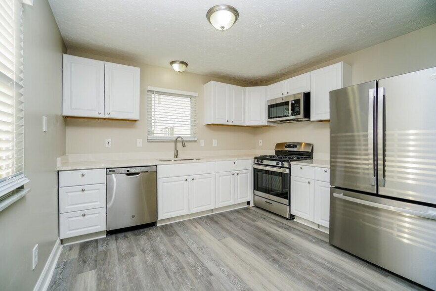 Building Photo - 828 Spivey Ln