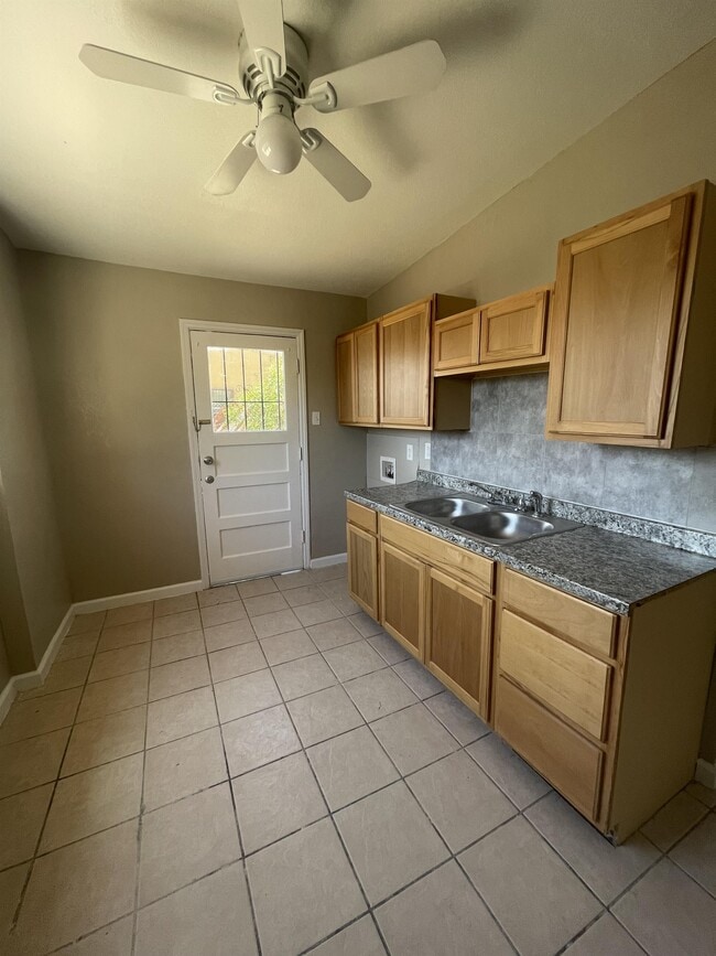 Building Photo - 4212 Manzana Ave