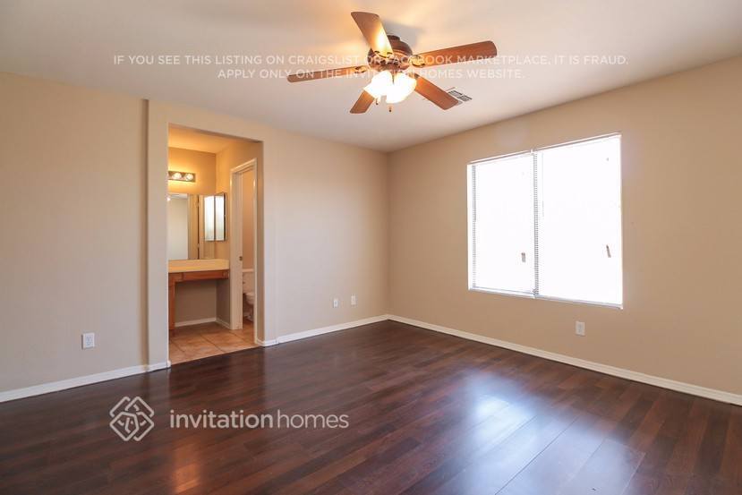 Building Photo - 14313 N 125th Dr