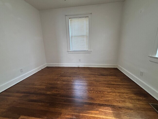 Building Photo - 950 Morgan Ave SE