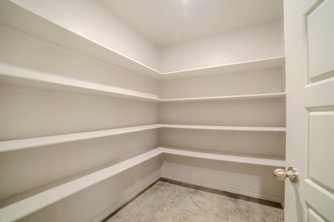 Building Photo - 770 Freedom Cir