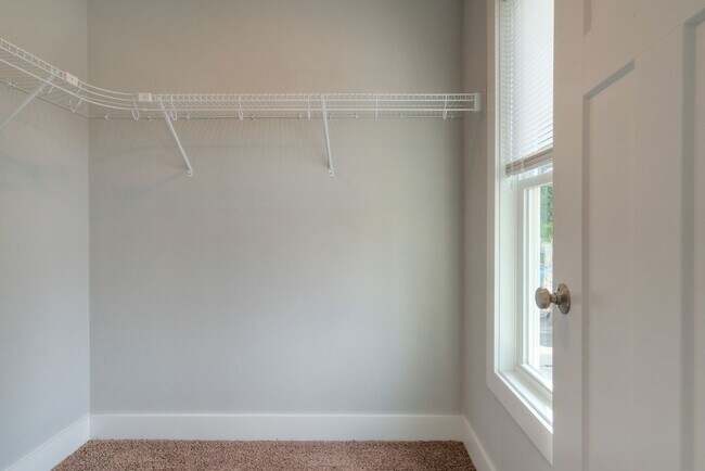 Building Photo - Private Bedroom in a Shared Two-Bedroom In Uptown Village