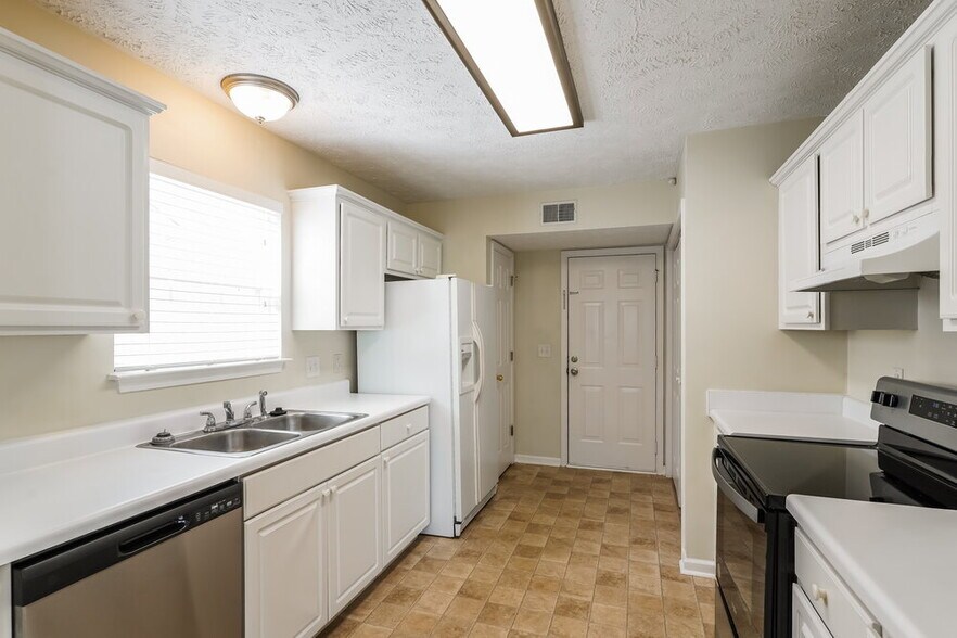 Building Photo - 305 Indian Park Dr