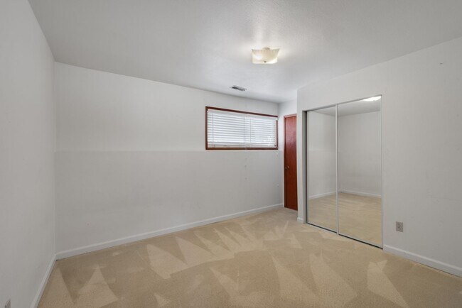 Building Photo - 4bd/2.5ba Kirkland Home