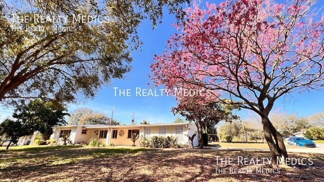 Building Photo - 1516 Dove Dr