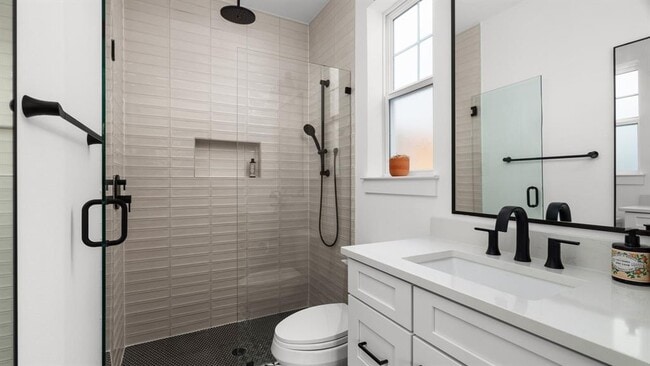 Building Photo - 2913 Chennault St