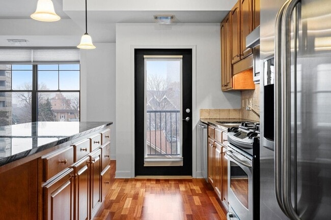 Building Photo - 317 Groveland Ave