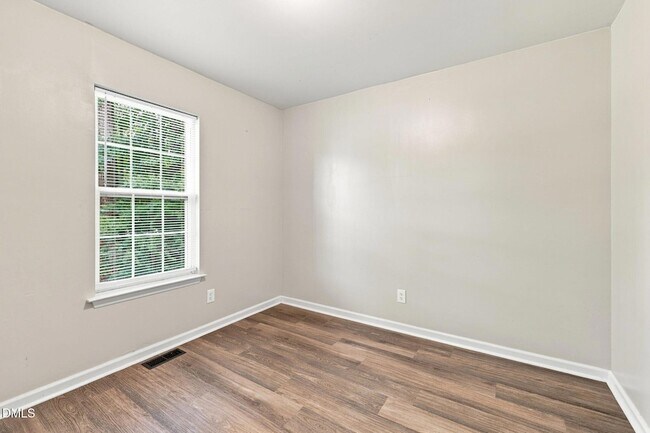 Building Photo - 108 Bristol Ct
