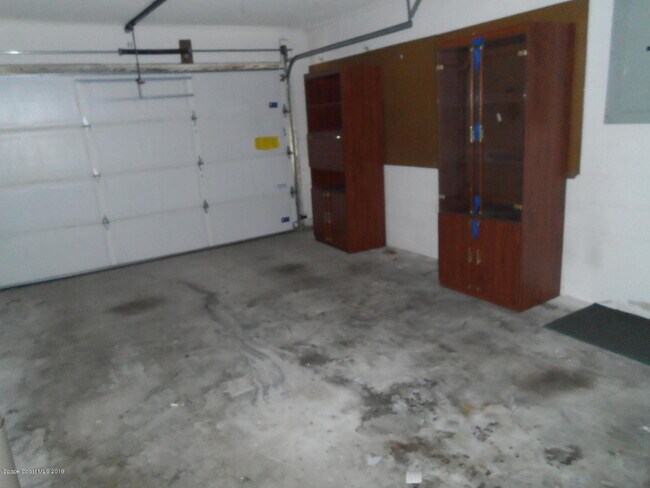 Building Photo - 5080 Hogan Pl
