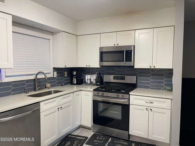 Building Photo - 162 S Linden Ave