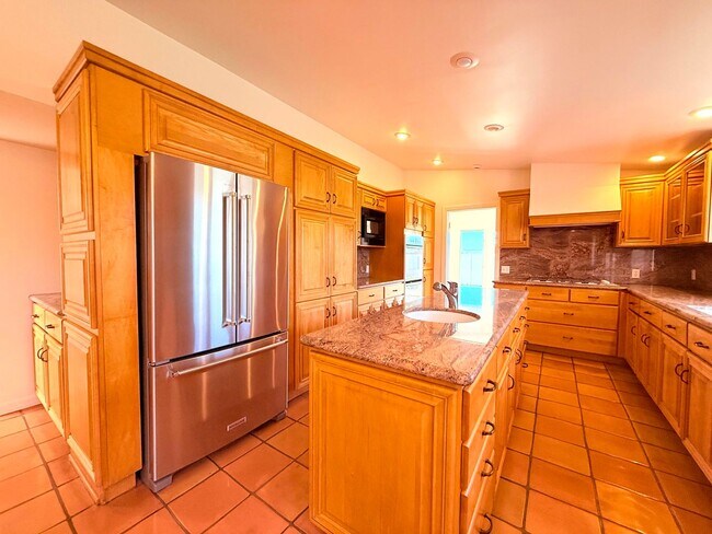 Building Photo - Fantastic Single Story 3 bed - 3 bath with backyard in Malibu - Topanga Beach Area