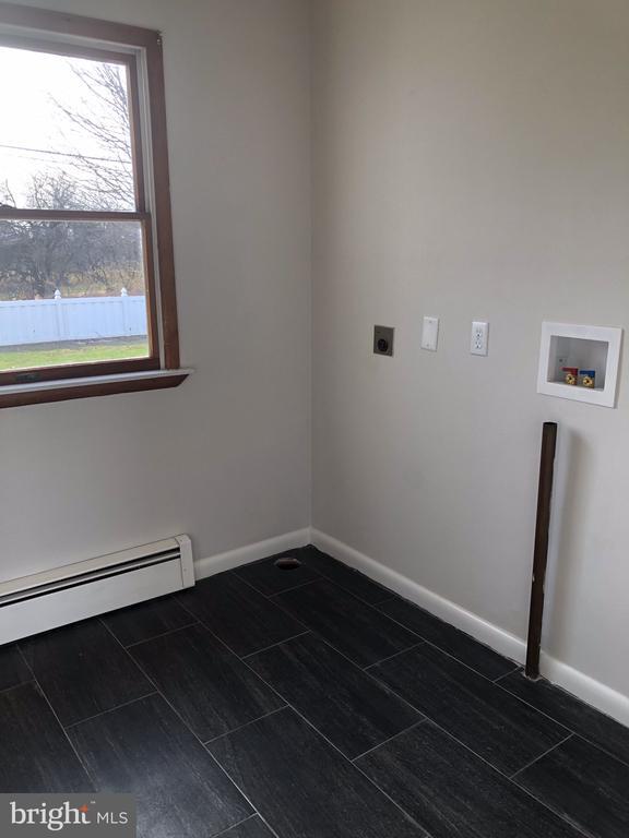 Building Photo - 273 Dogwood Dr