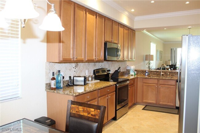 Building Photo - 9735 Acqua Ct