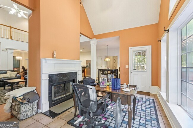 Building Photo - 255 Squire Ln