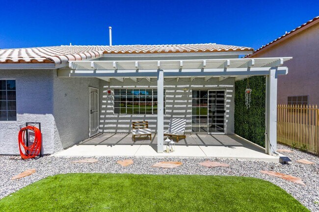 Building Photo - 55+ Age Restricted Los Prados Golf Communi...